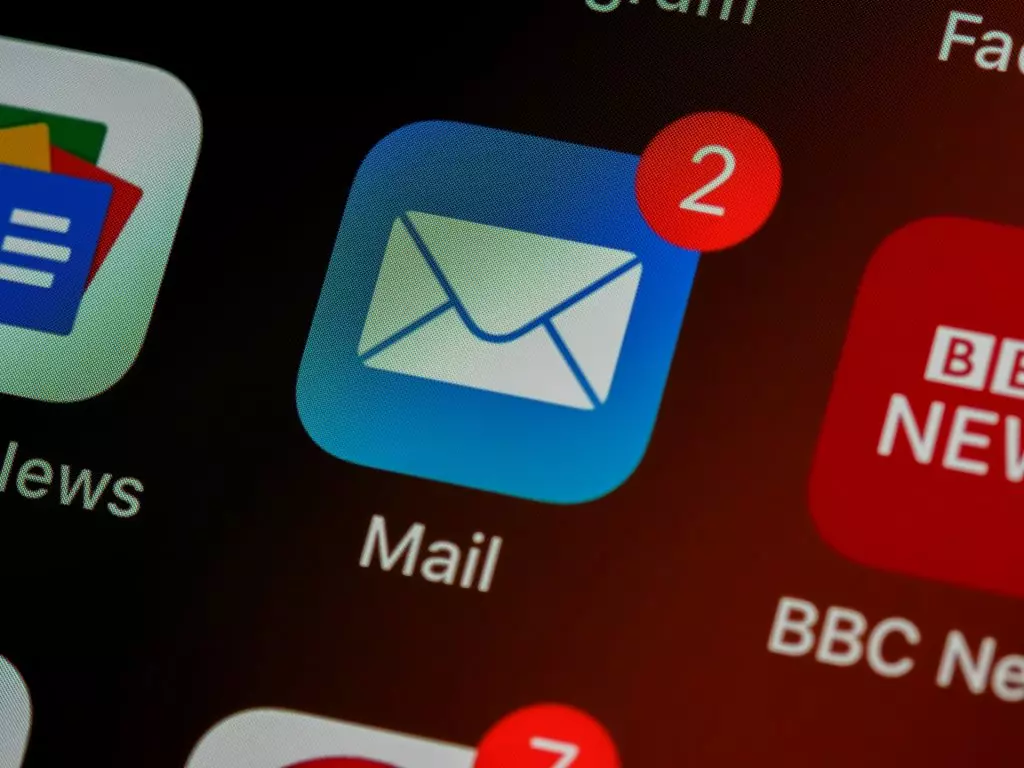 A screen on which there is a mail icon showing 2 unread messages. Picture by Brett Jordan.